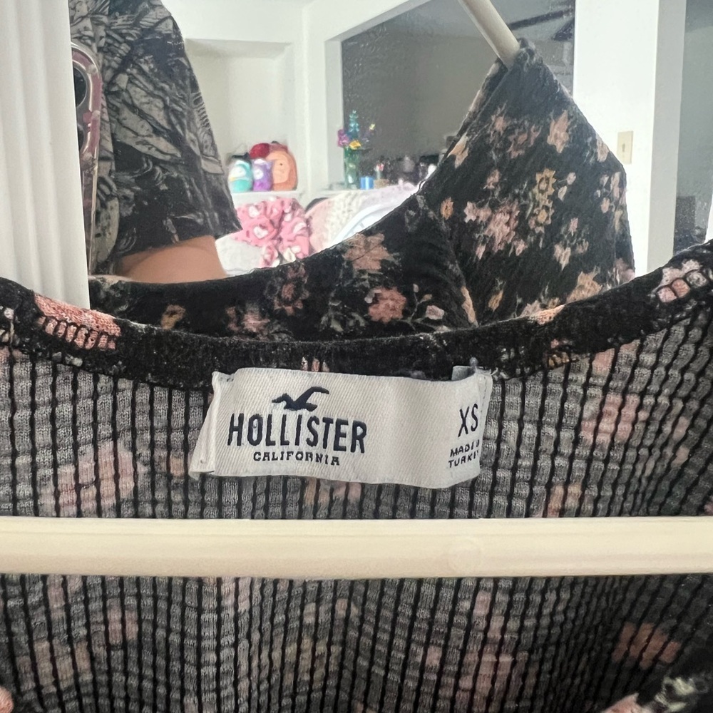 Hollister Floral Long sleeve textured top - Picture 3 of 3